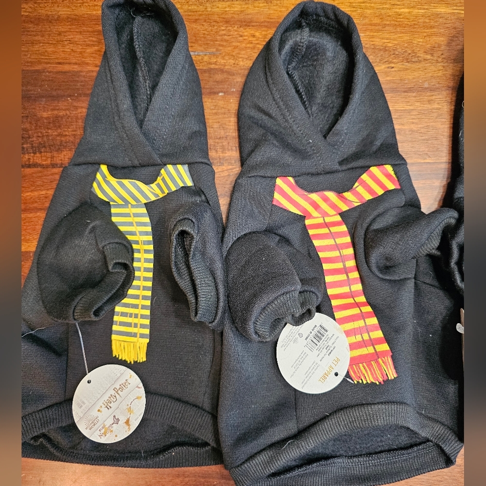 Lot of 4 Harry Potter Hoodies for Dogs sz S - Picture 3 of 5
